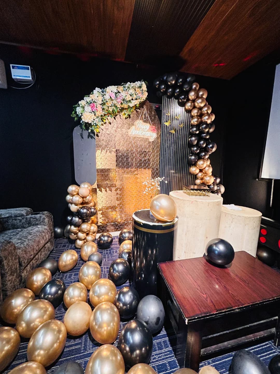 Golden private theatre at Party Theatre Nagole — photo 2